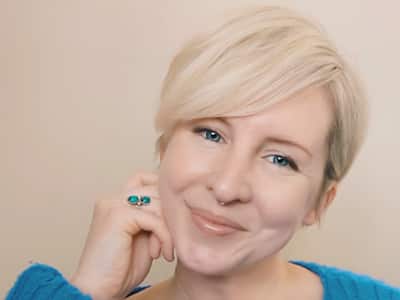 Colleen Vandenberg, an adjunct faculty member in SNHU's online liberal arts program.