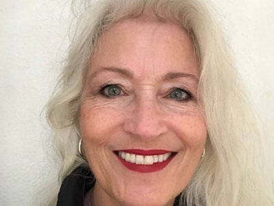 Holly Schwieger-Hoak '16G