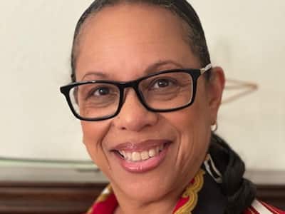 La Shaun D. Lewis '19, online program graduate.