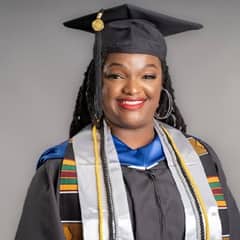 Nacyllia Chambers, an SNHU graduate with a bachelor's and master's degree in psychology.