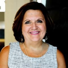 Dr. Susan McKenzie, a senior associate dean of STEM programs at SNHU.