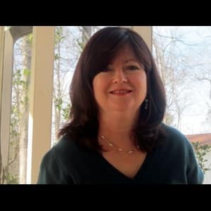 Suzette Pounds, an adjunct accounting instructor at SNHU.